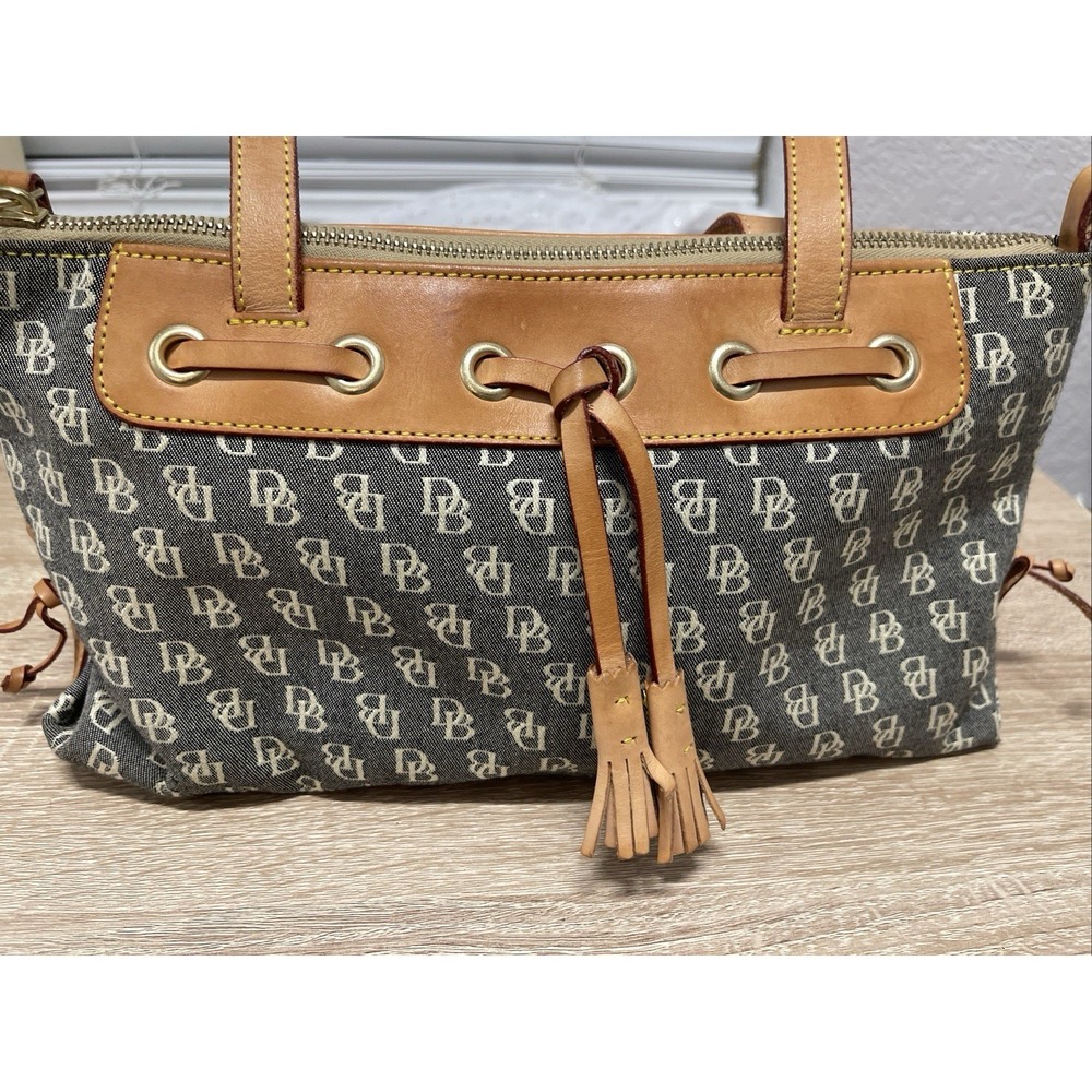 Dooney Bourke Women's Cute Shoulder Bag w/ Tassel